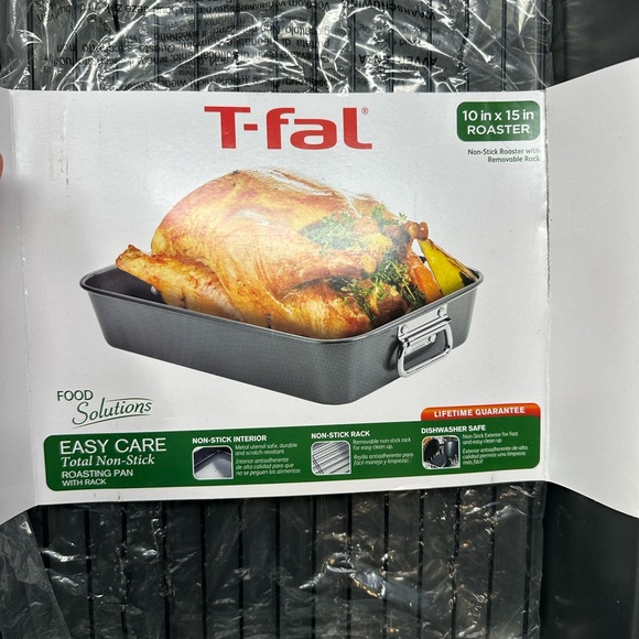 T-Fal 10"x15" Roaster  Easy Care Total Non-Stick Roaster - Picture 5 of 6